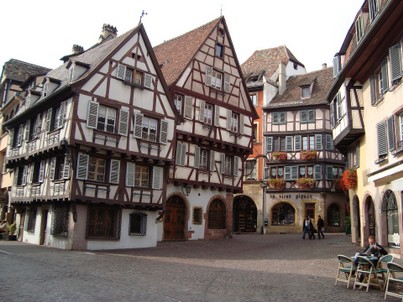 eguisheim-352982_1920.jpg